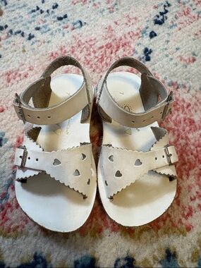 Size 7 Sun San Sweetheart White Waterproof Leather Sandals